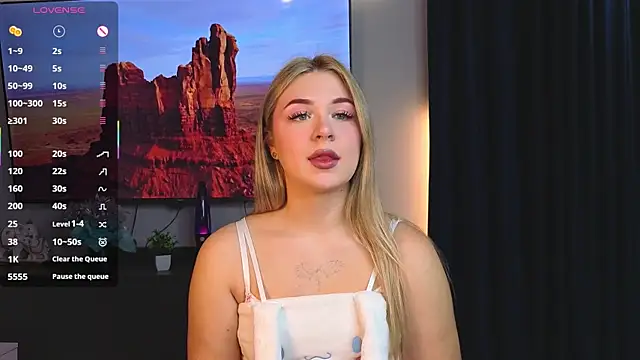 Snapshot of AliaBuerstatte chatting on 10/06/25, 07:22 AliaBuerstatte online show from 10/06/25, 07:22