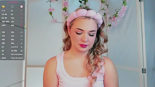 Snapshot of AliaBuerstatte chatting on 10/08/25, 07:11 AliaBuerstatte online show from 10/08/25, 07:11