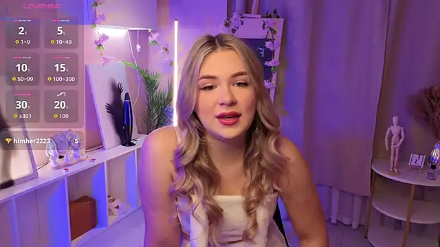 Snapshot of AliaBuerstatte chatting on 10/20/25, 07:36 AliaBuerstatte online show from 10/20/25, 07:36