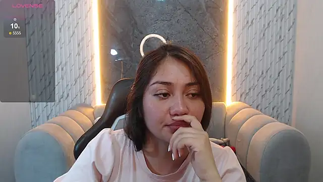 Ivony18 b online show from 11/30/25, 08:07