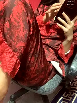 Snapshot of Tieuvi_18 chatting on 11/02/25, 12:46 Tieuvi 18 online show from 11/02/25, 12:46