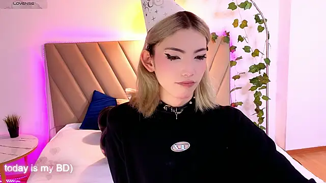 Snapshot of star_madison chatting on 07/19/26, 01:15 star madison online show from 07/19/26, 01:15