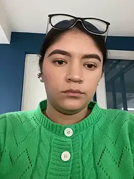 Snapshot of Xiomi_sexx chatting on 10/29/25, 03:36 Xiomi sexx online show from 10/29/25, 03:36