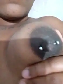 nessinha12 online show from 12/14/25, 12:16