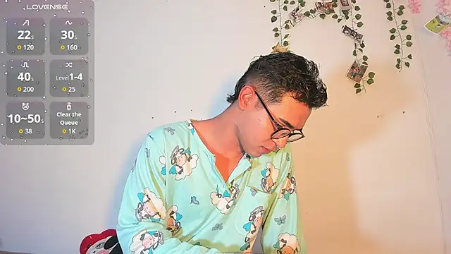 cute sammy 1 online show from 10/04/25, 10:57