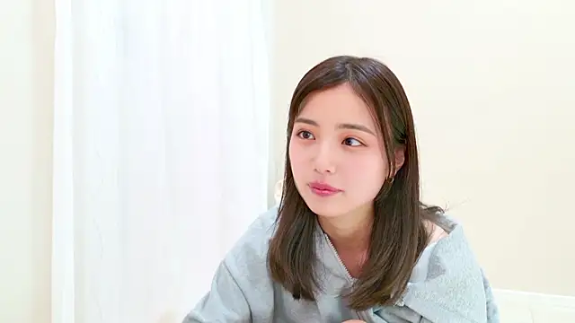 Snapshot of -yuina-23 chatting on 12/17/25, 09:59 -yuina-23 online show from 12/17/25, 09:59