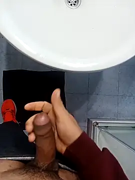 Snapshot of Alexandrevictor69 chatting on 12/16/25, 03:33 Alexandrevictor69 online show from 12/16/25, 03:33