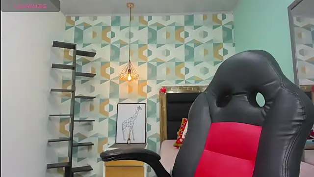 Snapshot of MOLLYSPENCER1 chatting on 11/28/25, 08:00 MOLLYSPENCER1 online show from 11/28/25, 08:00