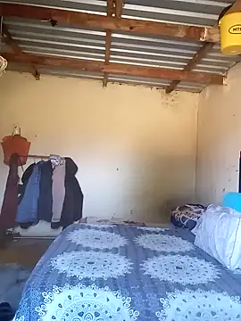 Snapshot of Curvycandy95 chatting on 10/02/25, 06:20 Curvycandy95 online show from 10/02/25, 06:20