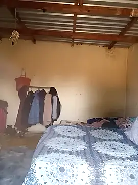 Snapshot of Curvycandy95 chatting on 10/13/25, 04:56 Curvycandy95 online show from 10/13/25, 04:56