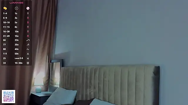 Snapshot of AngelenaCrittendon chatting on 11/21/25, 06:17 AngelenaCrittendon online show from 11/21/25, 06:17