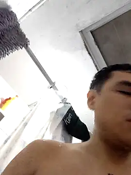 Snapshot of Exotic19cm chatting on 12/15/25, 10:47 Exotic19cm online show from 12/15/25, 10:47