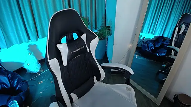 Snapshot of athenea_fox chatting on 12/03/25, 07:45 athenea fox online show from 12/03/25, 07:45