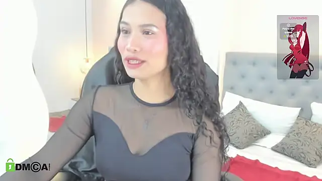 Snapshot of sweetrose_01 chatting on 09/30/25, 01:05 sweetrose 01 online show from 09/30/25, 01:05