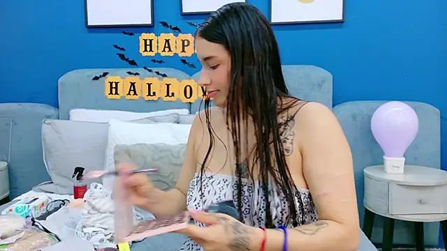 Snapshot of Ashley_Evans22 chatting on 10/18/25, 07:58 Ashley Evans22 online show from 10/18/25, 07:58