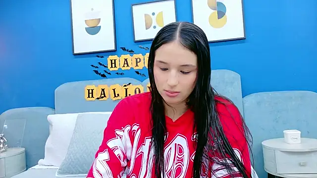 Snapshot of Ashley_Evans22 chatting on 10/28/25, 07:49 Ashley Evans22 online show from 10/28/25, 07:49