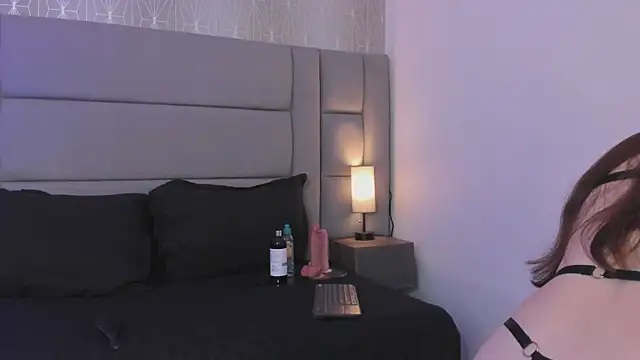 milly noir online show from 09/11/25, 07:47