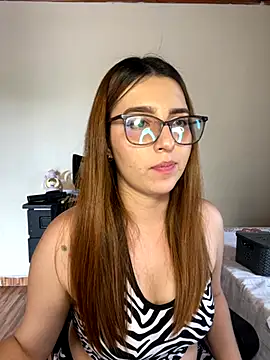 CoraVibes online show from 09/22/25, 07:38