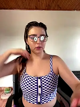 CoraVibes online show from 09/28/25, 07:52