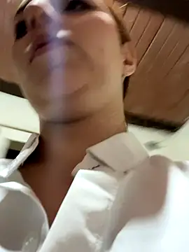 CoraVibes online show from 10/18/25, 11:44