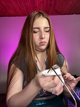 Snapshot of CoraVibes chatting on 11/11/25, 11:54 CoraVibes online show from 11/11/25, 11:54