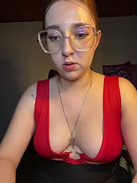 Snapshot of CoraVibes chatting on 12/14/25, 11:53 CoraVibes online show from 12/14/25, 11:53