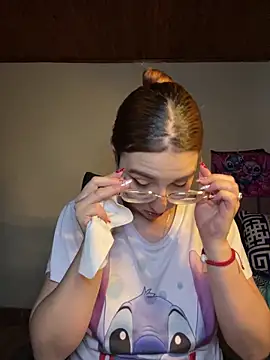 Snapshot of CoraVibes chatting on 12/15/25, 11:58 CoraVibes online show from 12/15/25, 11:58