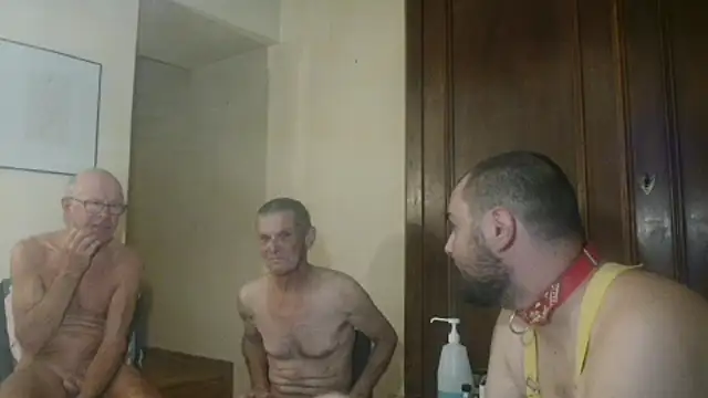 Snapshot of Adeptedufist chatting on 09/26/25, 09:19 Adeptedufist online show from 09/26/25, 09:19