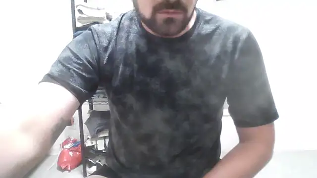 Snapshot of hornyjoe_xxx chatting on 10/17/25, 01:25 hornyjoe xxx online show from 10/17/25, 01:25