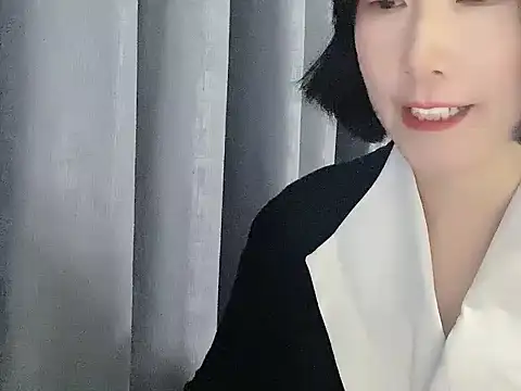 Snapshot of sun1314156 chatting on 10/27/25, 12:09 sun1314156 online show from 10/27/25, 12:09