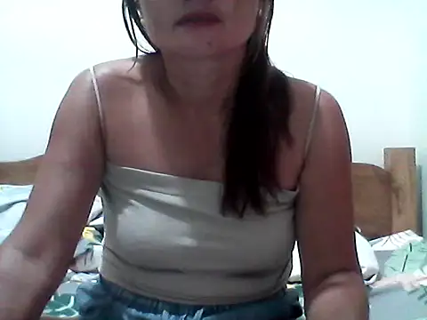 Snapshot of nathalie0045 chatting on 12/04/25, 09:01 nathalie0045 online show from 12/04/25, 09:01