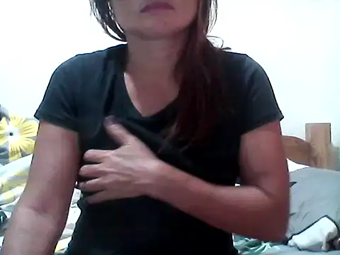 Snapshot of nathalie0045 chatting on 12/13/25, 10:15 nathalie0045 online show from 12/13/25, 10:15