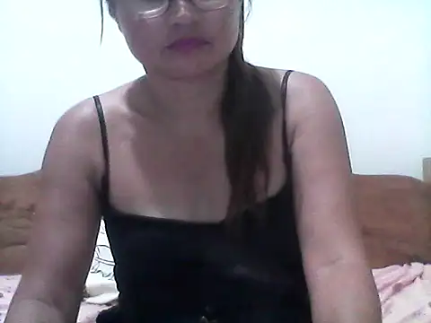 nathalie0045 online show from 04/24/26, 10:39