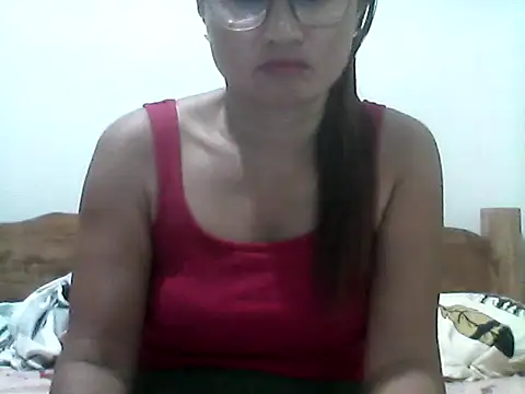 nathalie0045 online show from 05/19/26, 10:27