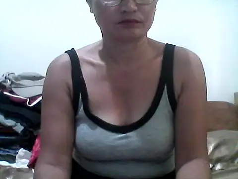nathalie0045 online show from 06/12/26, 10:30