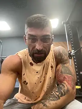 Snapshot of GmGit chatting on 10/02/25, 01:40 GmGit online show from 10/02/25, 01:40