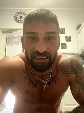 Snapshot of GmGit chatting on 10/04/25, 02:37 GmGit online show from 10/04/25, 02:37