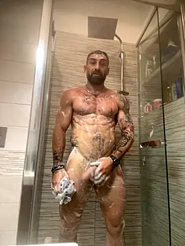 Snapshot of GmGit chatting on 10/17/25, 08:22 GmGit online show from 10/17/25, 08:22