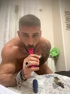 Snapshot of GmGit chatting on 10/29/25, 04:09 GmGit online show from 10/29/25, 04:09