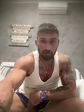 Snapshot of GmGit chatting on 11/05/25, 03:06 GmGit online show from 11/05/25, 03:06