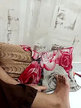 cute parii  online show from 09/18/25, 08:33