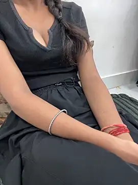 cute parii  online show from 10/01/25, 10:16