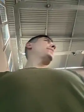 Snapshot of 9999Alez chatting on 10/21/25, 07:47 9999Alez online show from 10/21/25, 07:47