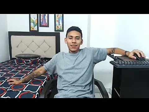 Snapshot of sebasbight chatting on 10/11/25, 04:22 sebasbight online show from 10/11/25, 04:22