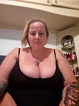 Biggtitz121 online show from 09/10/25, 07:36