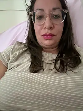 RosaFreya online show from 06/15/26, 07:32
