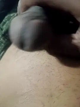 Snapshot of TSPRAJ0 chatting on 11/14/25, 09:30 TSPRAJ0 online show from 11/14/25, 09:30