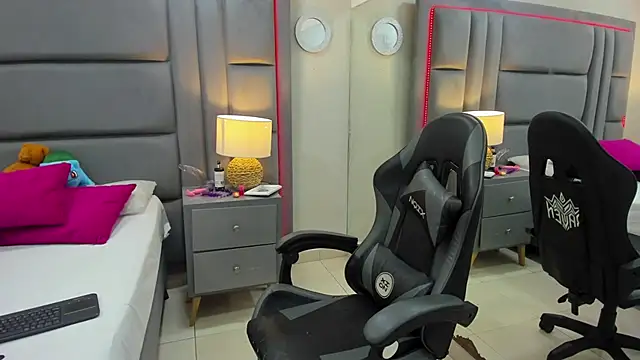 EimmyJones online show from 11/07/25, 03:17