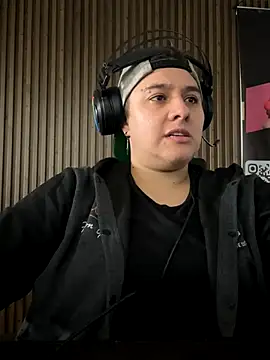 Snapshot of IanGilbert chatting on 09/16/25, 03:13 IanGilbert online show from 09/16/25, 03:13