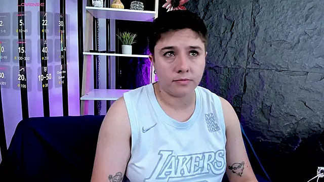 Snapshot of IanGilbert chatting on 10/16/25, 09:27 IanGilbert online show from 10/16/25, 09:27